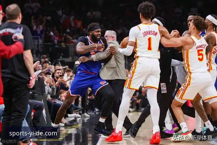 亿德体育安全吗iOS版 NBA季后赛惨案详解:尼克斯大胜老鹰创纪录,半场领先47分书写历史